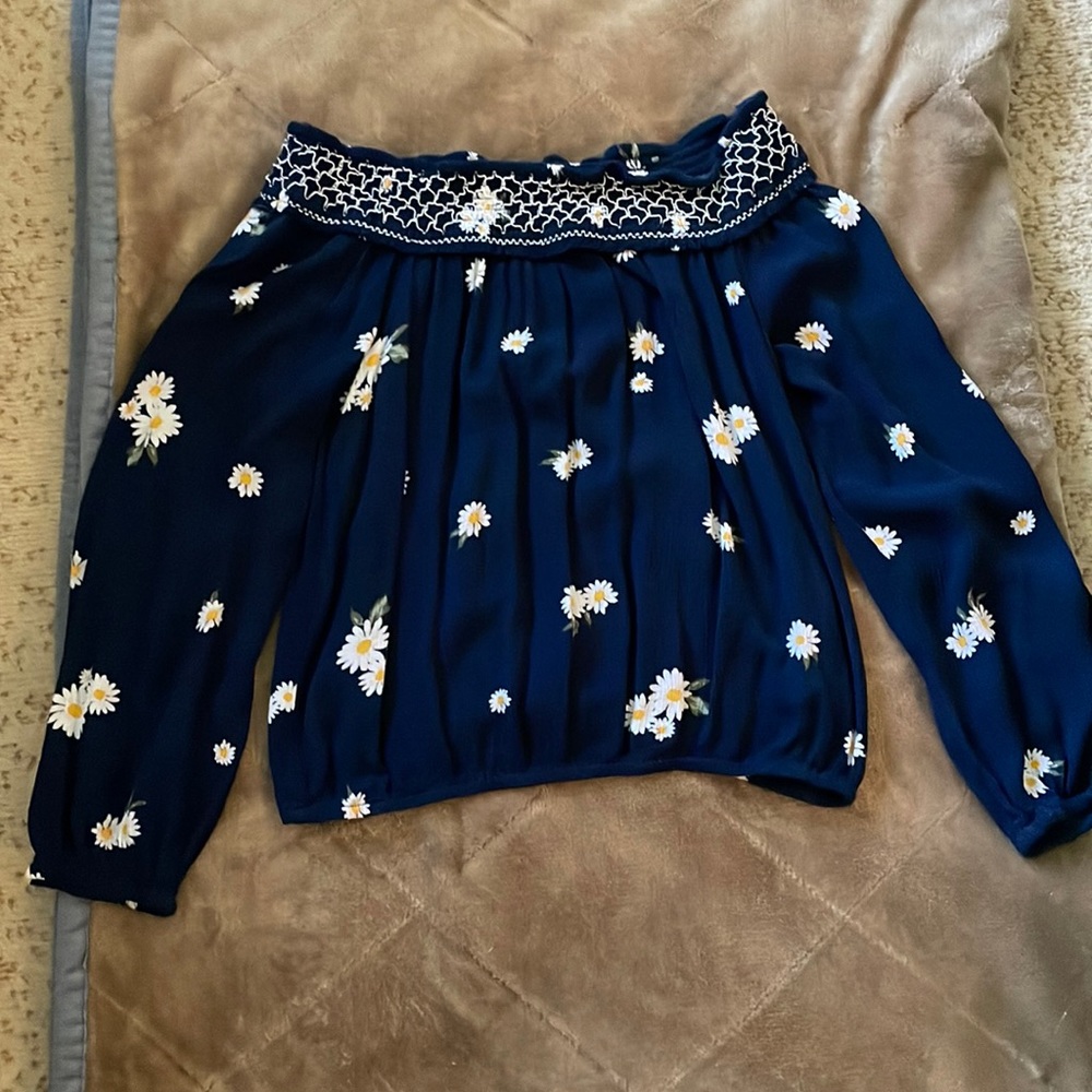 Blue floral top